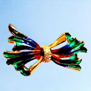 Vintage Enamel Christmas Bow Ribbon Brooch/Pin with Rhinestones Band 1980's